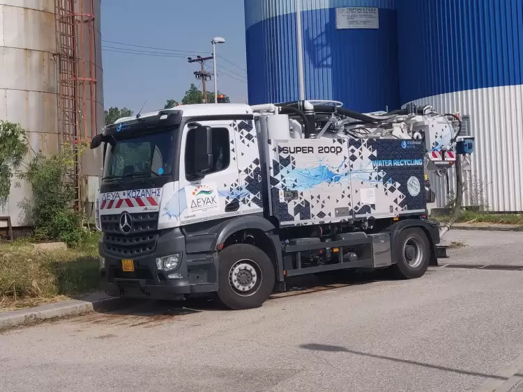 2 νέα οχήματα καθαρισμού φρεατίων και υπονόμων απέκτησε η ΔΕΥΑΚ