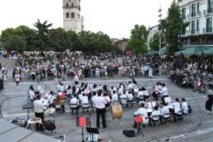 Αγαπημένες μελωδίες από την Πανδώρα στην κεντρική πλατεία Κοζάνης