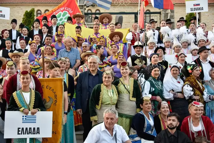 Φαντασμαγορική η έναρξη του 3ου Διεθνούς Φολκλορικό Φεστιβάλ στο Τσοτύλι