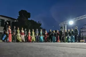 Φαντασμαγορική η έναρξη του 3ου Διεθνούς Φολκλορικό Φεστιβάλ στο Τσοτύλι
