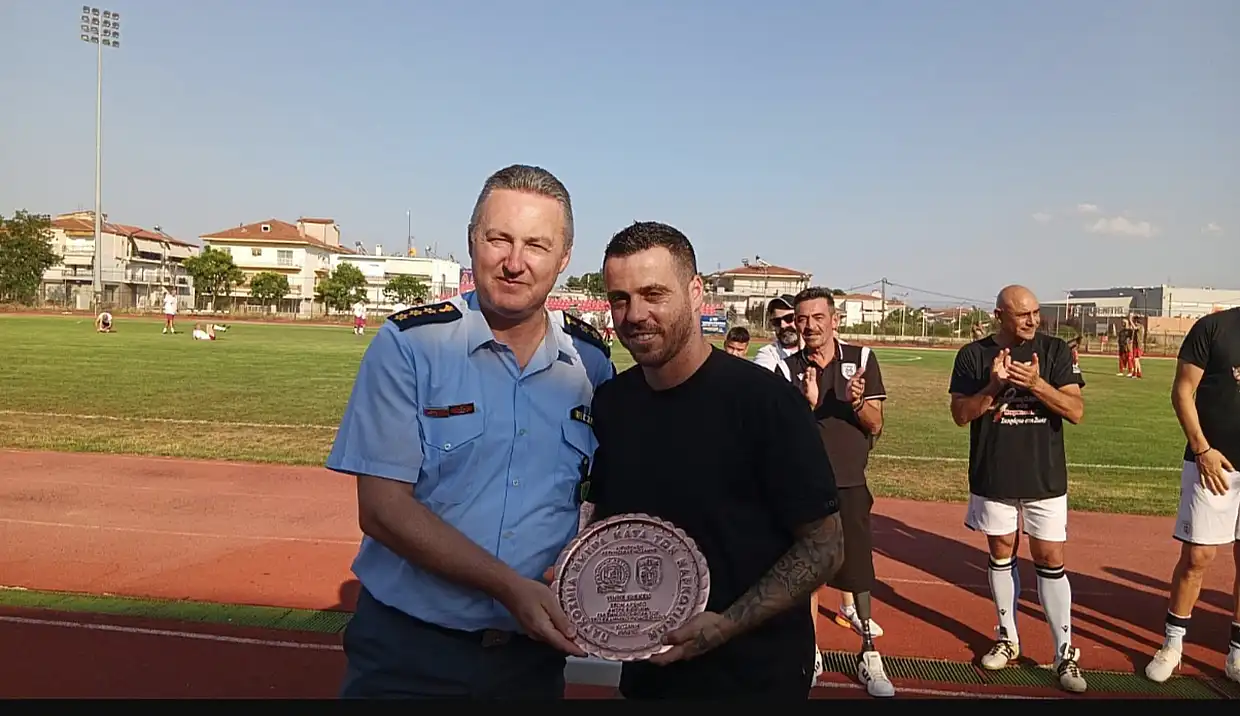 «Κόκκινη κάρτα στα Ναρκωτικά .… Σκοράρω στη Ζωή» - Σκόραραν για τη Ζωή (εικόνες) «Κόκκινη κάρτα στα Ναρκωτικά .… Σκοράρω στη Ζωή»