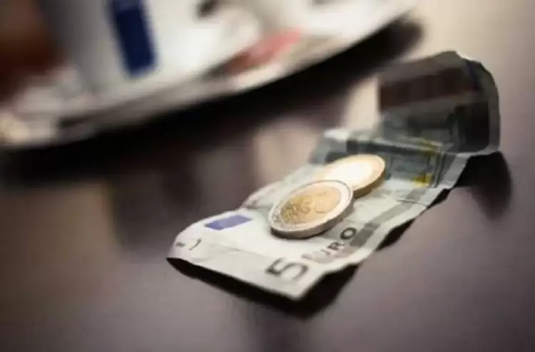 Κρατικά φέσια 3,9 δισ. ευρώ στερούν ρευστότητα από την αγορά