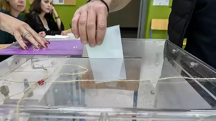 Νέα δημοσκόπηση της Interview: Πρώτη η ΝΔ με 31,3%, το ΠΑΣΟΚ μετά με 14,5%, εκτός βουλής ο ΣΥΡΙΖΑ