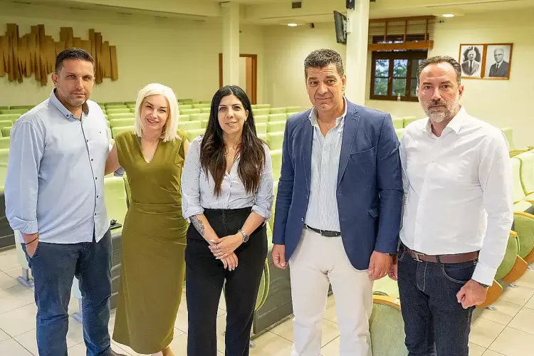 Ολοκλήρωση Θεματικής Δράσης Επιμόρφωσης: «Ανθρώπινο Δυναμικό, Πωλήσεις και Εξυπηρέτηση Πελατών στη Σύγχρονη Επιχείρηση» Ολοκλήρωση Θεματικής Δράσης Επιμόρφωσης: «Ανθρώπινο Δυναμικό, Πωλήσεις και Εξυπηρέτηση Πελατών στη Σύγχρονη Επιχείρηση»