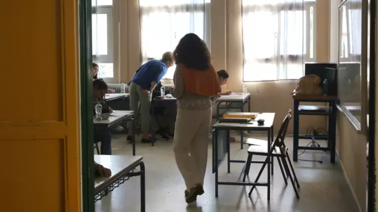 Πανελλήνιες 2025: Λατινικά, Πληροφορική, Χημεία για ΓΕΛ – Οι απαντήσεις και σχολιασμός θεμάτων – Φροντιστήρια εν τάξη