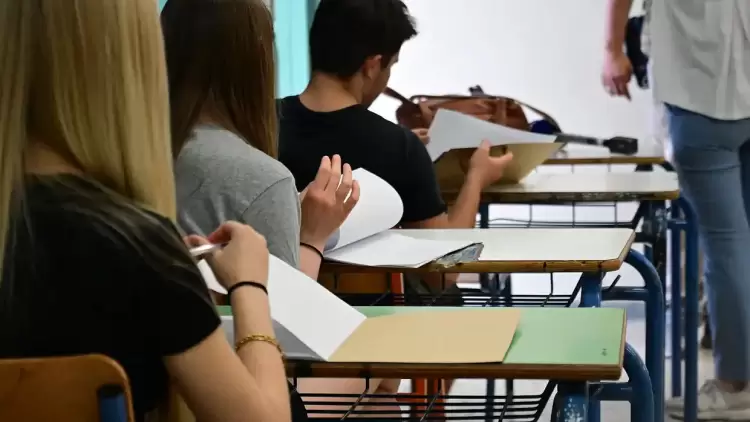 Πανελλήνιες 2025: Μαθηματικά, Αρχαία Ελληνικά, Βιολογία – Σχολιασμός θεμάτων από τα Φροντιστήρια εν τάξη