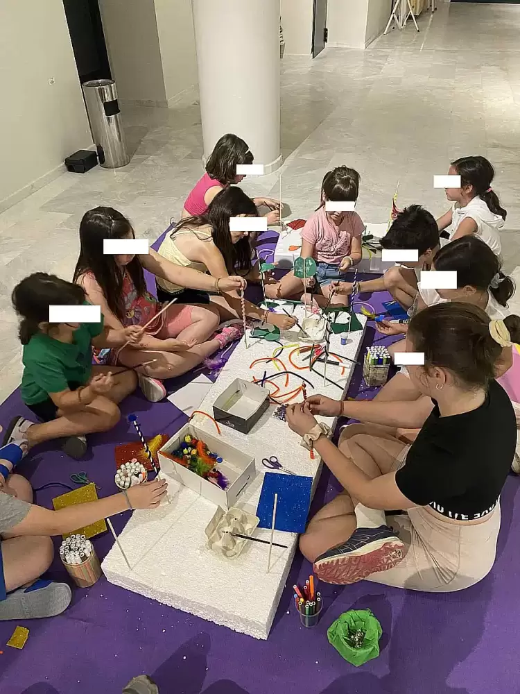 Ένα μαγευτικό ταξίδι στον κόσμο της φαντασίας και των μύθων Στη Βιβλιοθήκη όλα είναι μαγικά! Ένα μαγευτικό ταξίδι στον κόσμο της φαντασίας και των μύθων