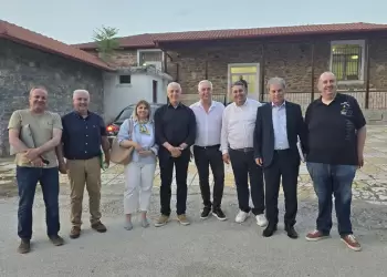 Συνάντηση του Περιφερειάρχη με τους δικαιούχους των 188 στρεμμάτων της Κοινότητας Αναργύρων Συνάντηση του Περιφερειάρχη με τους δικαιούχους των 188 στρεμμάτων της Κοινότητας Αναργύρων