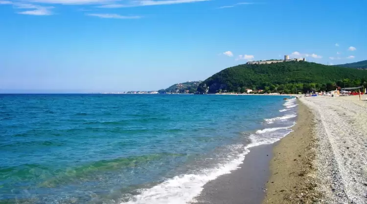 Τι προβλέπει ο νόμος για τις παραλίες – Ελεύθερη πρόσβαση και χώρος για τους πολίτες πάντα