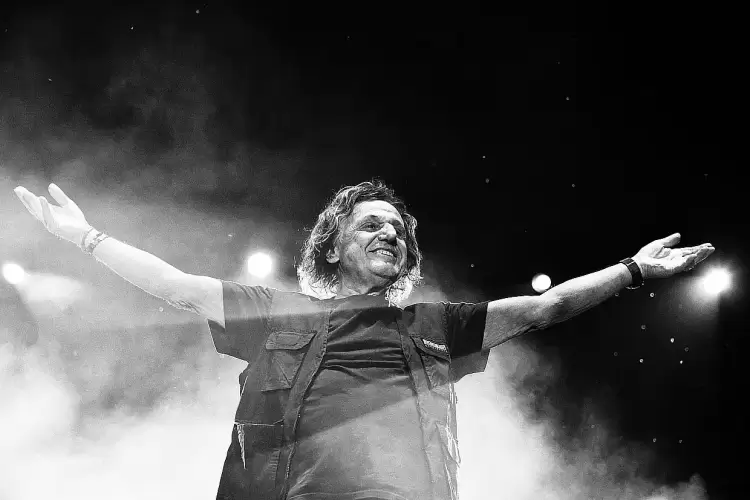 Fiesta Voio 2025 – Θριαμβευτικό φινάλε με Βασίλη Παπακωνσταντίνου Arthur Squwaks, Social Waste και Danny Alpha (εικόνες) Fiesta Voio 2025 – Θριαμβευτικό φινάλε με Βασίλη Παπακωνσταντίνου Arthur Squwaks, Social Waste και Danny Alpha