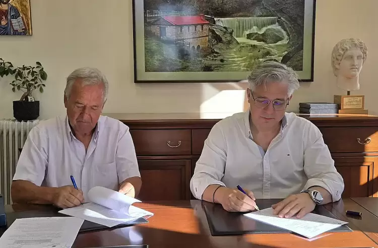 Διαμόρφωση αύλειου χώρου Γυμνασίου Λυκείου Νεάπολης, προϋπολογισμού 65.000,00 ευρώ