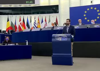 Ερώτηση για τις εξαντλητικές συνθήκες εργασίας των πυροσβεστών.