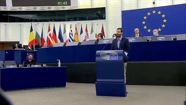 Ερώτηση για τις εξαντλητικές συνθήκες εργασίας των πυροσβεστών.