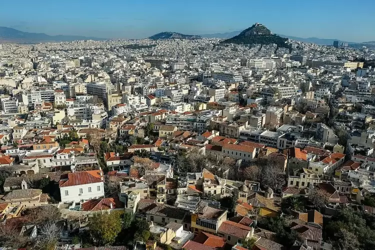 Φρενάρει η αγορά ακινήτων