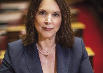 Καλλιόπη Βέττα: «Η βαριά σκιά του διπλού εγκλήματος των Τεμπών θα ακολουθεί πάντοτε την κυβέρνηση της Νέας Δημοκρατίας» Καλλιόπη Βέττα: «Η βαριά σκιά του διπλού εγκλήματος των Τεμπών θα ακολουθεί πάντοτε την κυβέρνηση της Νέας Δημοκρατίας»