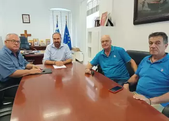 Με μέλη της Πανελλήνιας Ομοσπονδίας Πολιτιστικών Συλλόγων Μακεδόνων συναντήθηκε ο Δήμαρχος Φλώρινας