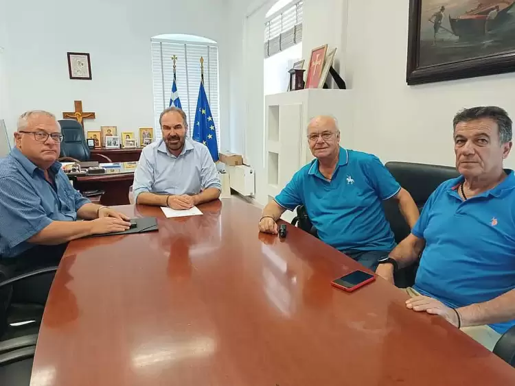 Με μέλη της Πανελλήνιας Ομοσπονδίας Πολιτιστικών Συλλόγων Μακεδόνων συναντήθηκε ο Δήμαρχος Φλώρινας