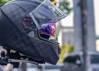 Μηδενική Ανοχή στη μη χρήση κράνους Μηδενική Ανοχή στη μη χρήση κράνους