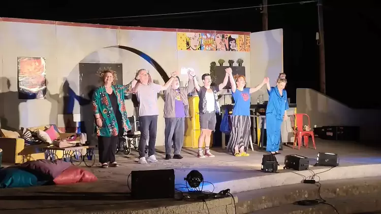 «Ο Παππούς είχε πίεση…Το κοινό… ενθουσιασμό!» «Ο Παππούς είχε πίεση…Το κοινό… ενθουσιασμό!»