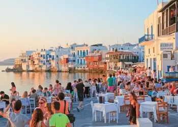 Περισσότεροι τουρίστες, αλλά λιγότερα έσοδα ανά επισκέπτη - To στοίχημα της επομένης ημέρας Περισσότεροι τουρίστες, αλλά λιγότερα έσοδα ανά επισκέπτη – to στοίχημα της επομένης ημέρας