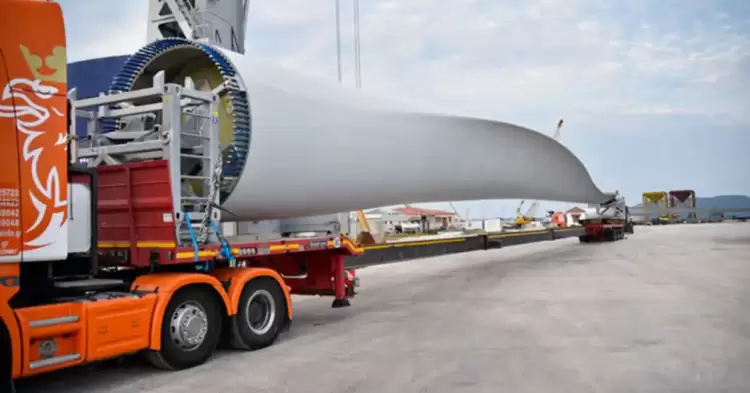 Προσωρινές κυκλοφοριακές ρυθμίσεις στην Εγνατία Οδό στην Ημαθίας λόγω μεταφοράς ανεμογεννήτριας Προσωρινές κυκλοφοριακές ρυθμίσεις στην Εγνατία Οδό στην Ημαθίας λόγω μεταφοράς ανεμογεννήτριας