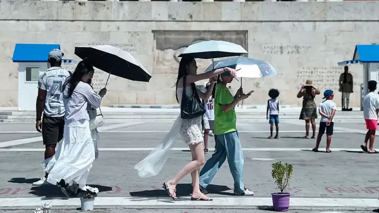 Τελειώνει ο καύσωνας - Την Τρίτη δροσίζει σε Ιόνιο, δυτικά ηπειρωτικά Τελειώνει ο καύσωνας – Την Τρίτη δροσίζει σε Ιόνιο, δυτικά ηπειρωτικά