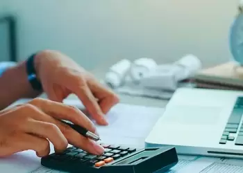 Τι πρέπει να πληρώσουμε και πότε – Εκπνέουν προθεσμίες για φόρο εισοδήματος, ΕΝΦΙΑ και ΦΠΑ