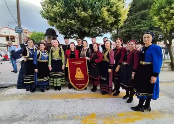 Το χορευτικό των Γρεβενιωτών Κοζάνης στον Κατσικά Ιωαννίνων