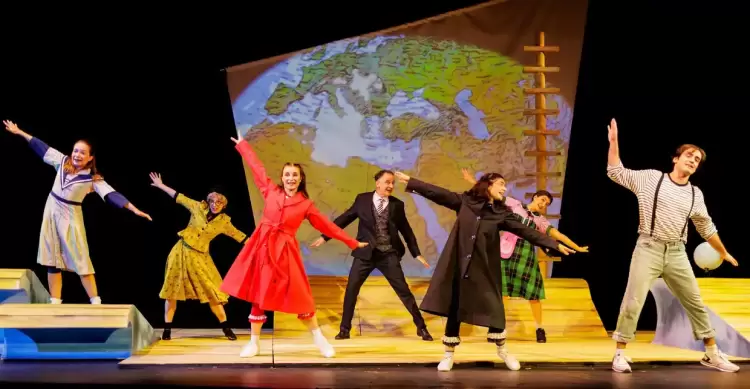 Υπαίθριο Δημοτικό Θέατρο Κοζάνης – “Το Καπλάνι της Βιτρίνας”