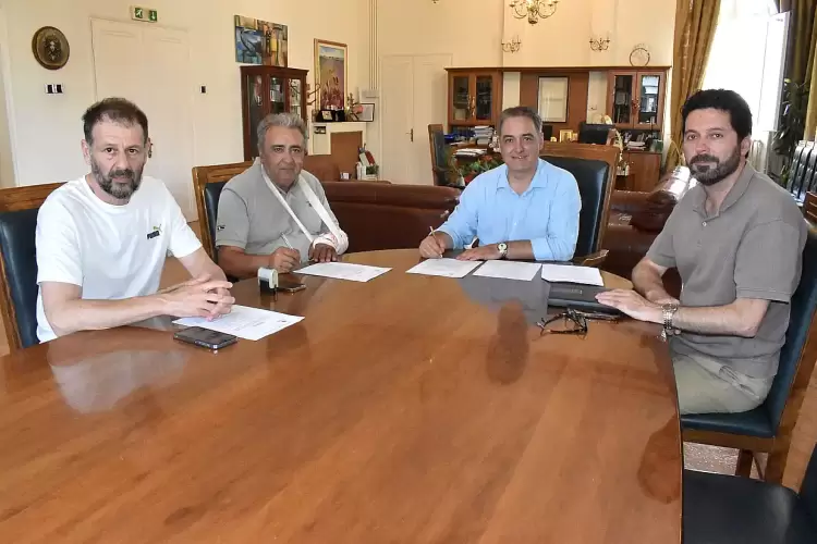 Υπογραφές συμβάσεων για κατασκευή τοιχείων αντιστήριξης σε Κοινότητες του Δήμου Κοζάνης