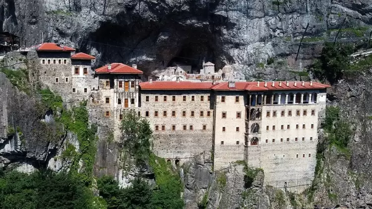 Άδεια για Θεία Λειτουργία στην Παναγία Σουμελά στα «εννιάμερα της Παναγίας» έδωσε η Τουρκία