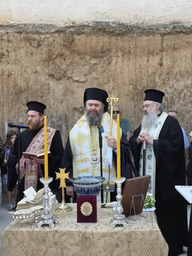 Αγιασμός για τον θεμέλιο λίθο του νέου Πνευματικού Κέντρου της Μητροπόλεως Φλωρίνης, Πρεσπών και Εορδαίας Αγιασμός για τον θεμέλιο λίθο του νέου Πνευματικού Κέντρου της Μητροπόλεως Φλωρίνης, Πρεσπών και Εορδαίας