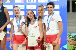 Χάλκινη η Στέλλα Τζικανούλα με τον Παμμηλιακό στη σκυταλοδρομία 4×400μ.