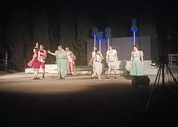 ΔΗΠΕΘΕ ΣΕΡΡΩΝ :”Γιατρός με το στανιό” στο Υπαίθριο Δημοτικό θέατρο Κοζάνης