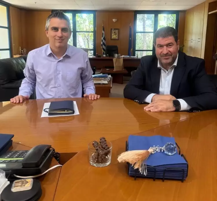 Δωρεά 2 οχημάτων Suv στο Δασαρχείο Γρεβενών