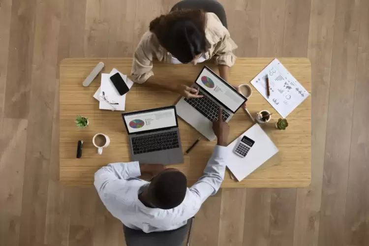 Εργασιακό Νομοσχέδιο 2025: Αλλαγές σε Ωράριο, Προσλήψεις, Υπερωρίες Εργασιακό Νομοσχέδιο 2025: Αλλαγές σε Ωράριο, Προσλήψεις, Υπερωρίες