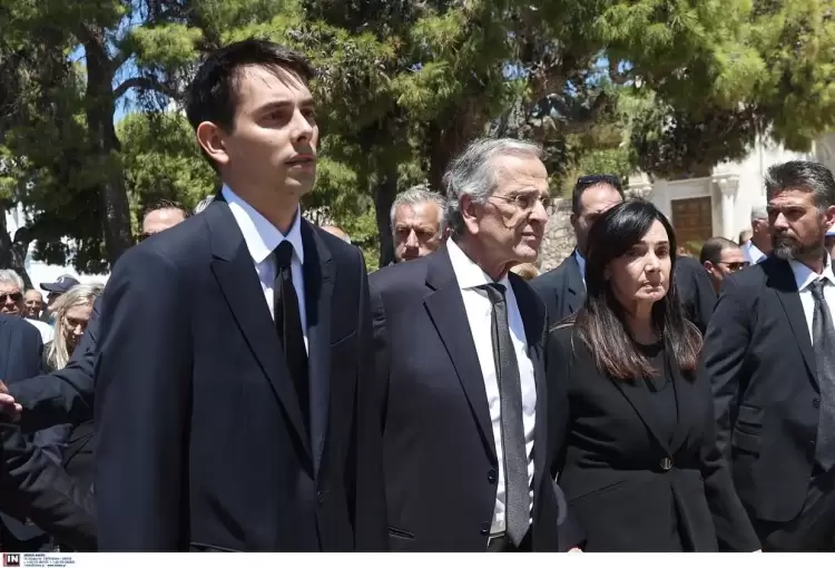 Έσπασε καρδιές ο αποχαιρετισμός του Αντώνη Σαμαρά στην κόρη του Έσπασε καρδιές ο αποχαιρετισμός του Αντώνη Σαμαρά στην κόρη του