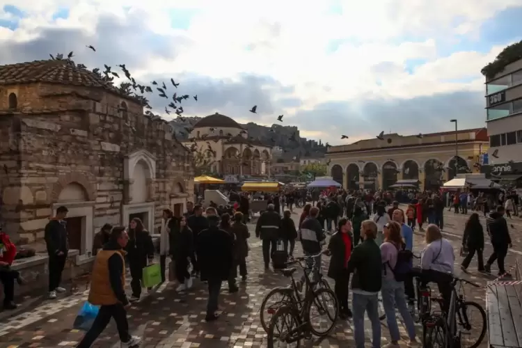 Έτσι μπορούν οι πολίτες να καταγγέλλουν αυθαιρεσίες στον κοινόχρηστο χώρο – Η νέα εφαρμογή