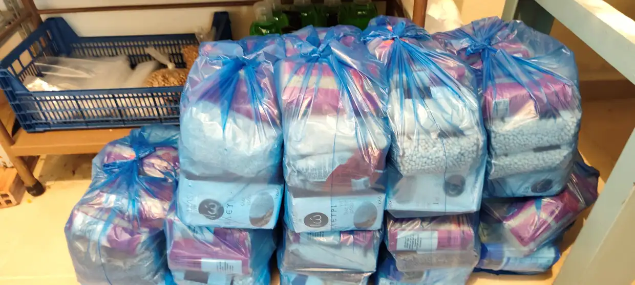 Γρεβενά - Κοινωνικό Παντοπωλείο: Στήριξη με τρόφιμα και είδη υγιεινής στους συμπολίτες μας. Γρεβενά – Κοινωνικό Παντοπωλείο: Στήριξη με τρόφιμα και είδη υγιεινής στους συμπολίτες μας.