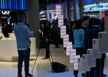 Κολλημένοι στα Smartphone