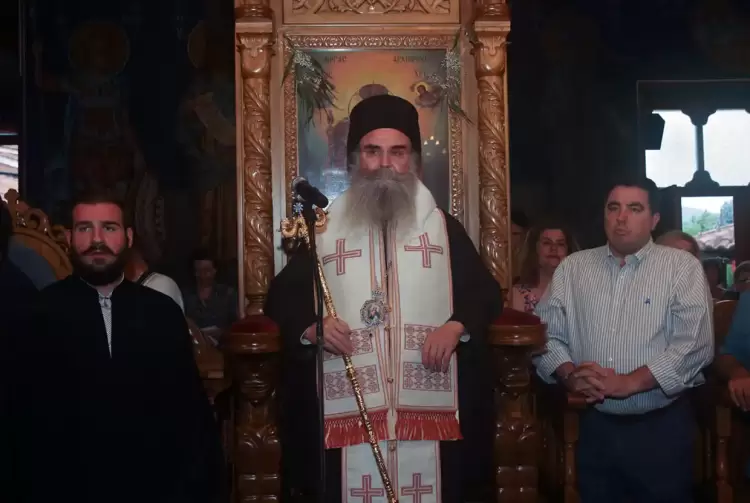 Με πάνδημη τη συμμετοχή κληρικών και λαϊκών η υποδοχή στο Βελβεντό, ι. λειψάνου του Αγίου Διονυσίου εν Ολύμπω Με πάνδημη τη συμμετοχή κληρικών και λαϊκών η υποδοχή στο Βελβεντό, ι. λειψάνου του Αγίου Διονυσίου εν Ολύμπω