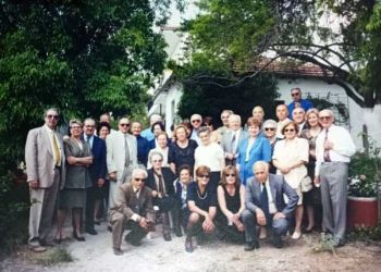 Μια Κοζανίτικη φιλική παρέα τιμά τους φίλους που έφυγαν την 15 6 2000