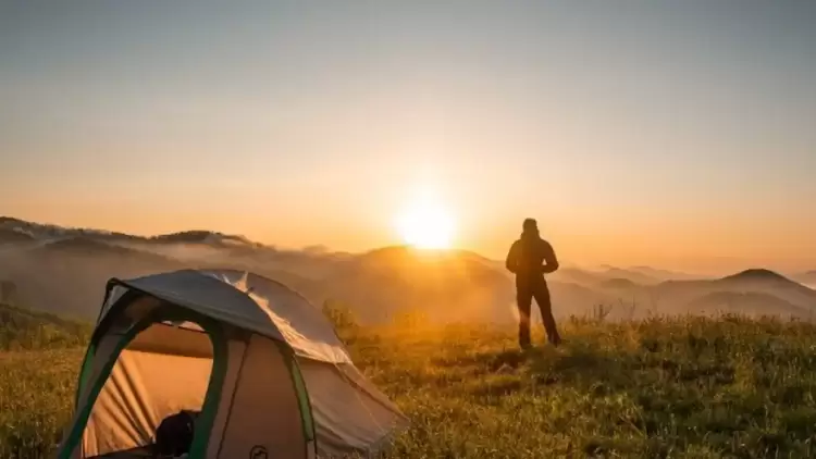 Παρά τις αναποδιές, τα κάμπινγκ… αντέχουν