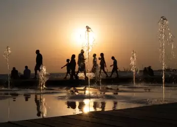 Σε κλοιό κλιματικής κρίσης η Ευρώπη – Καύσωνες, πλημμύρες και φωτιές πλήττουν αδυσώπητα τη Γηραιά Ήπειρο