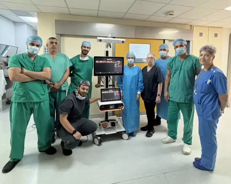 Το «Μαμάτσειο» καινοτομεί Εφαρμόζεται η ρομποτική ολική αρθροπλαστική γόνατος με φορητό εξελιγμένο σύστημα ρομπότ