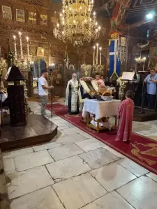 Βελβεντό: Εσπερινός για την γιορτή της Παναγίας