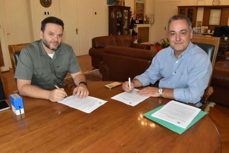 Υπογράφθηκε σύμβαση για τη συντήρηση και την επισκευή δώματος του 2ου Λυκείου και 2ου ΕΠΑΛ Κοζάνης