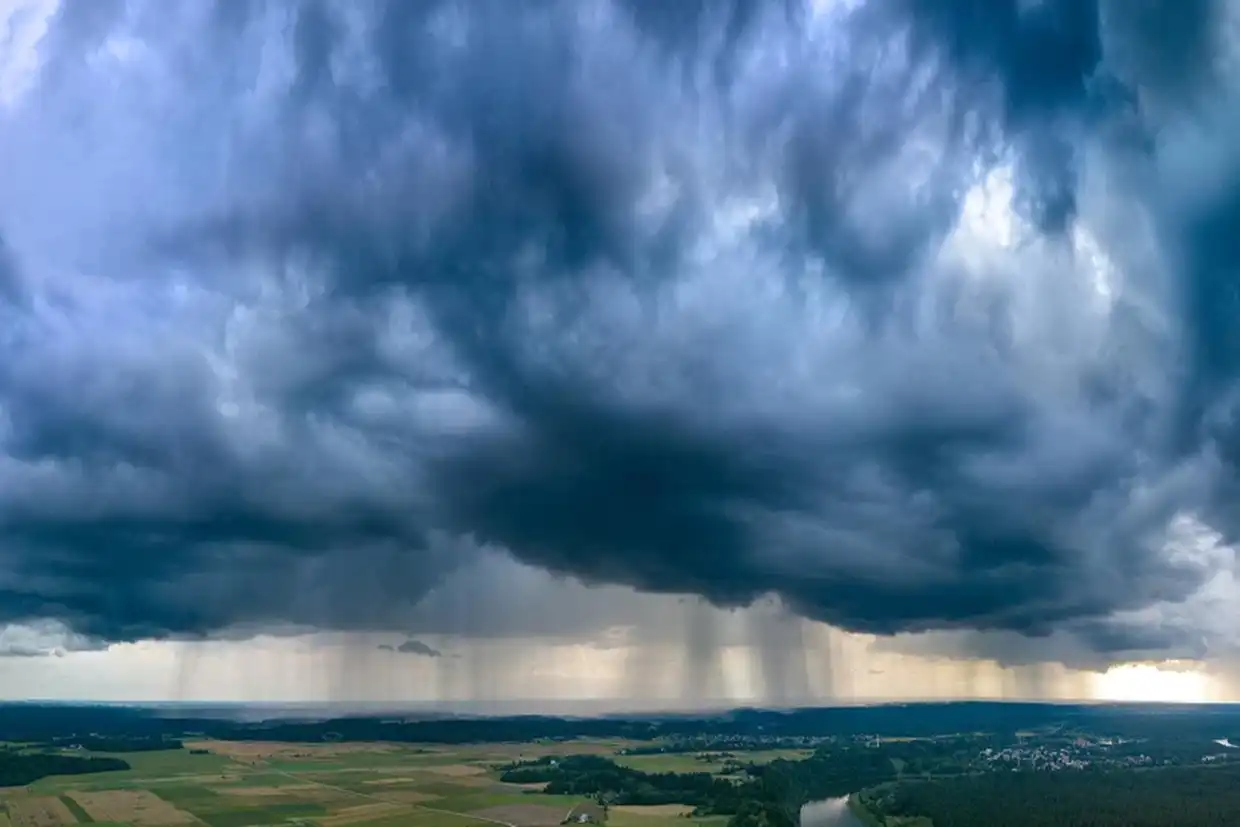 Έκτακτο δελτίο ΕΜΥ: Πού θα «χτυπήσει» η διήμερη κακοκαιρία με σφοδρές βροχές;