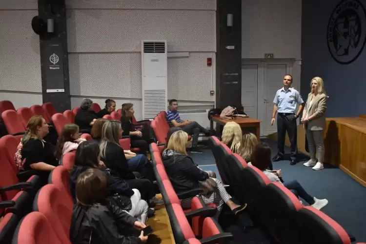 Ενημέρωση των σχολικών τροχονόμων του Δήμου Φλώρινας από τον Διοικητή του Τμήματος Τροχαίας