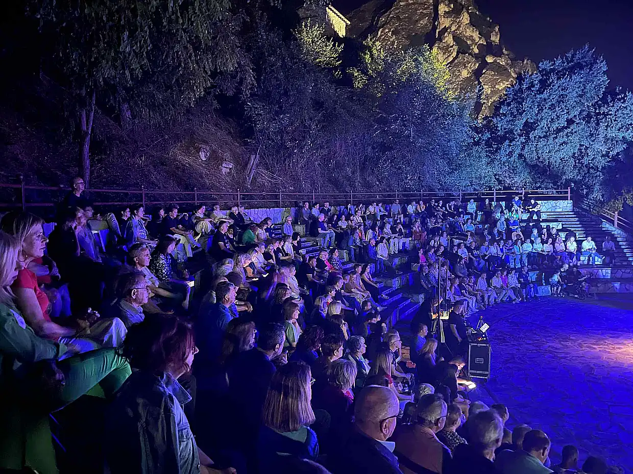 Μια βραδιά γεμάτη Ζαμπέτα στα Σέρβια Μια βραδιά γεμάτη Ζαμπέτα στα Σέρβια